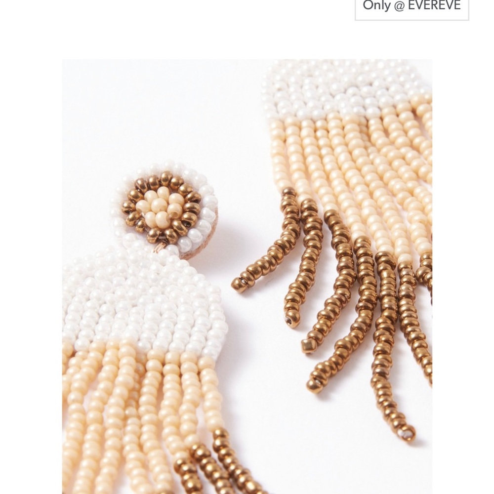 Evereve. NWT Luca Beaded Tassel Earring.